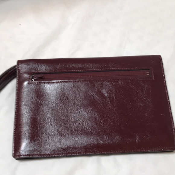 Brown leather wristlet with multi compartments and back zipper - Picture 5 of 7